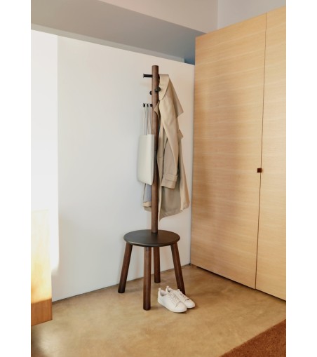 UMBRA wieszak ze stołkiem PILLAR - czarny orzech