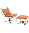 Fotel ARNI LOW z podnóżkiem - pomarańczowa ekoskóra, podstawa ciemna miedziana
